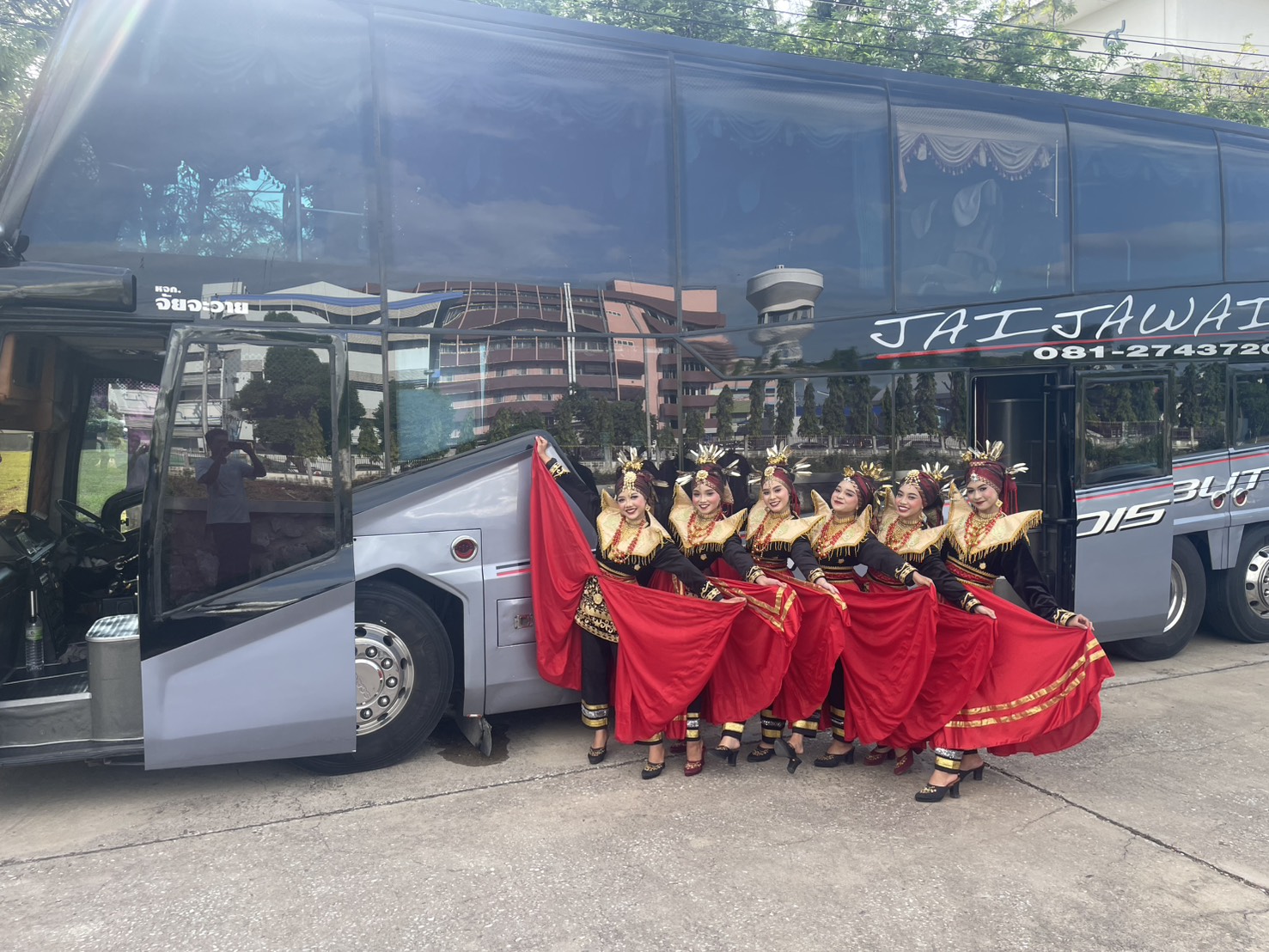310 - https://รถบัสให้เช่า.com | บริการให้เช่ารถบัส นำเที่ยวทั่วไทยบริการด้วยใจตามใจลูกค้าราคาประหยัด ด้วยรถมาตฐานยุโรปมีความปลอยภัยในการเดินทางสูง