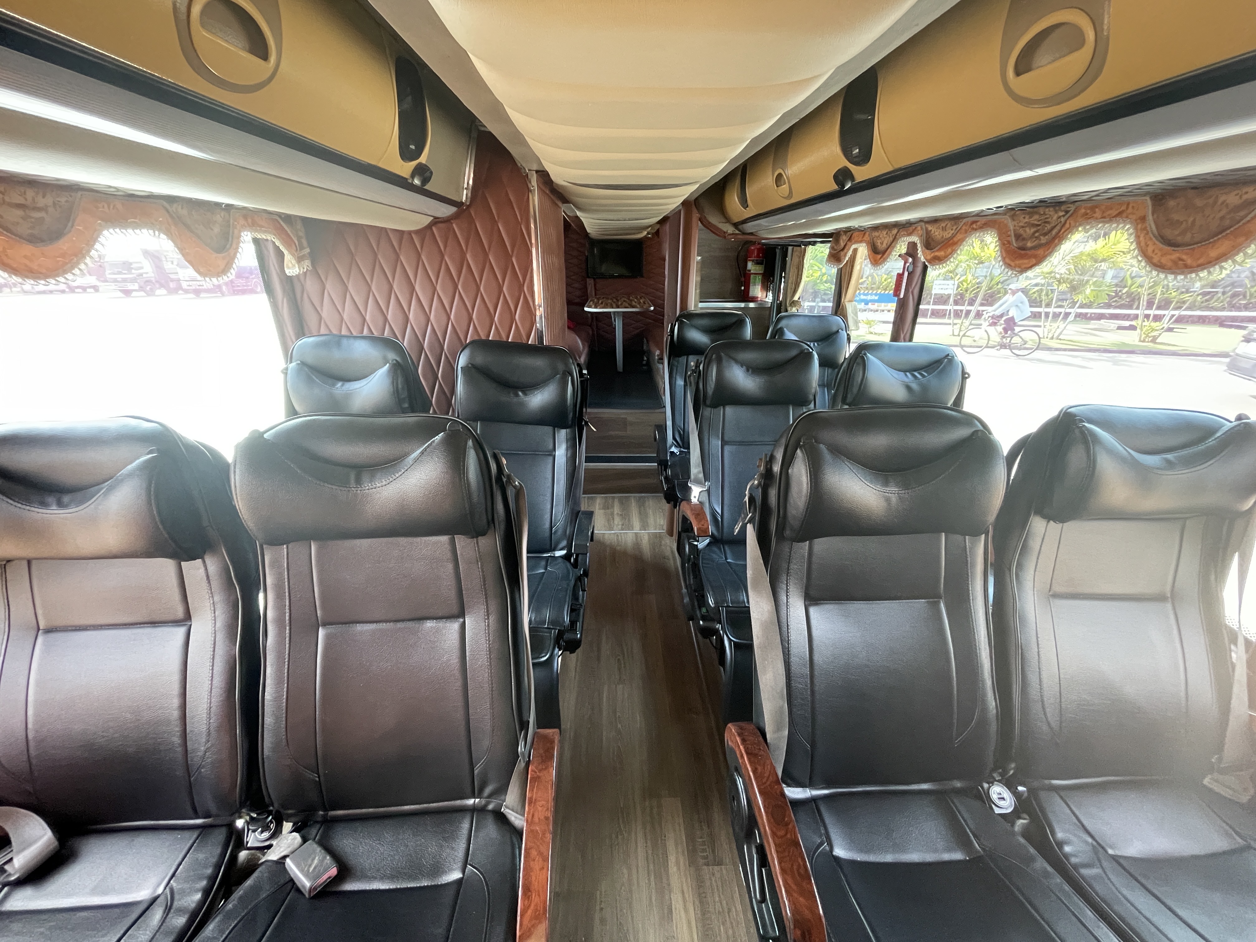 79 - https://รถบัสให้เช่า.com | บริการให้เช่ารถบัส นำเที่ยวทั่วไทยบริการด้วยใจตามใจลูกค้าราคาประหยัด ด้วยรถมาตฐานยุโรปมีความปลอยภัยในการเดินทางสูง